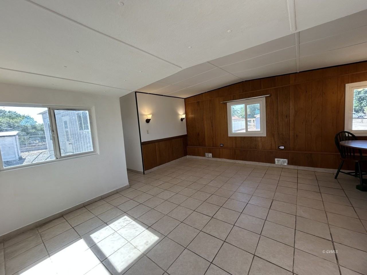 2060 S Nelson Pl - Photo 2 of 6