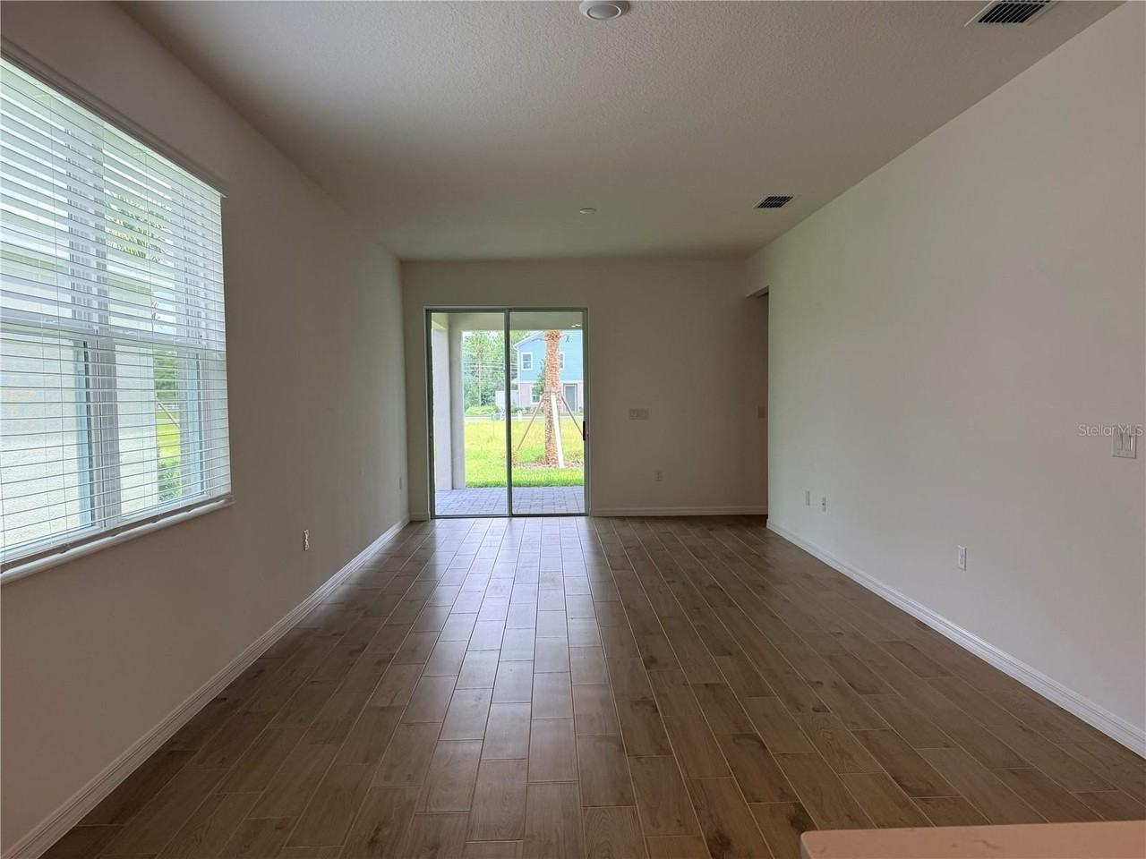 2029 Anthem Dr - Photo 5 of 19