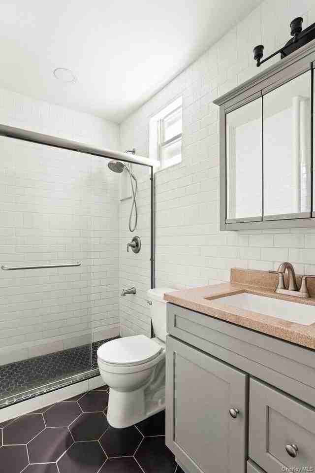 581 Midwood St #1 - Photo 6 of 6