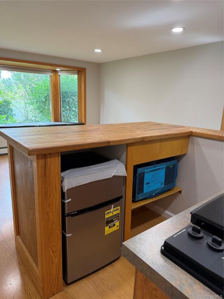 110 Clinton Ave - Photo 6 of 16