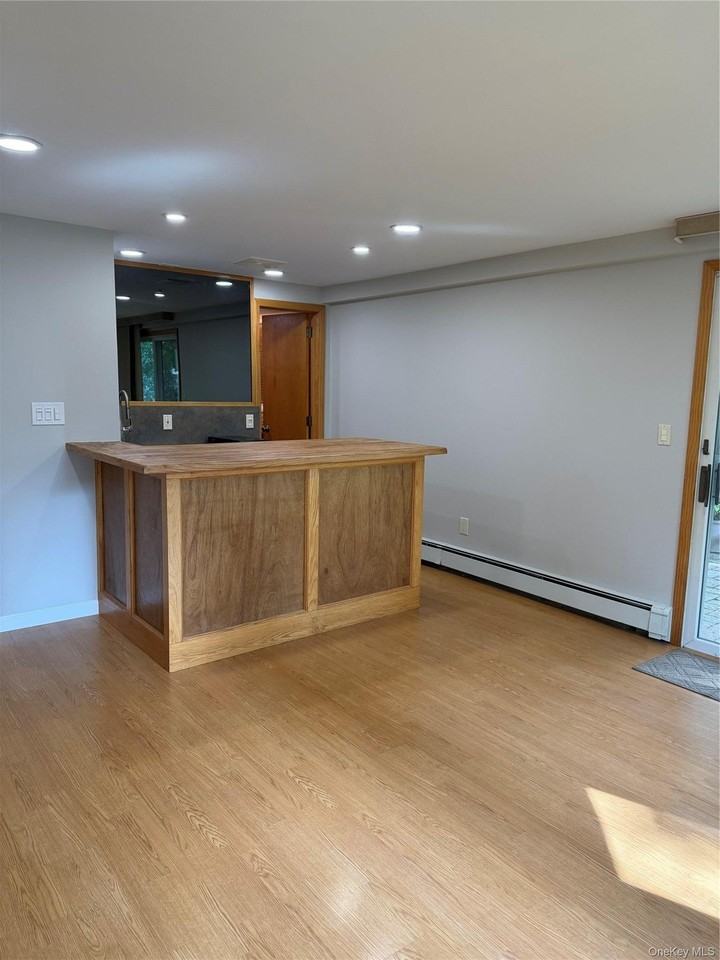 110 Clinton Ave - Photo 7 of 16