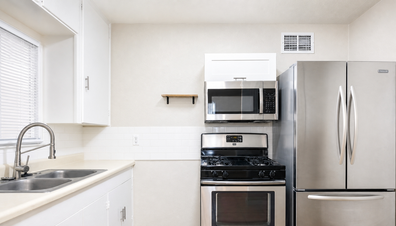 516 N Roosevelt Ave #1 - Photo 4 of 24