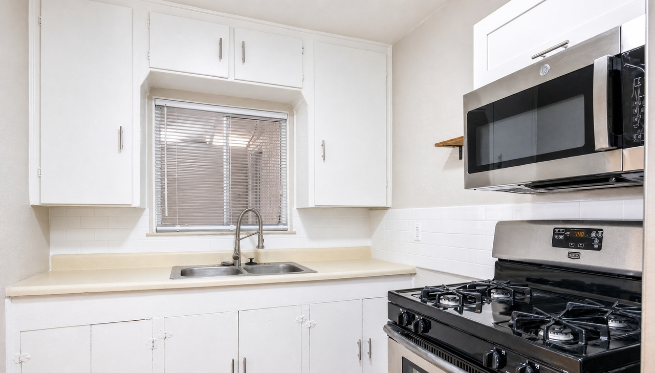 516 N Roosevelt Ave #1 - Photo 5 of 24