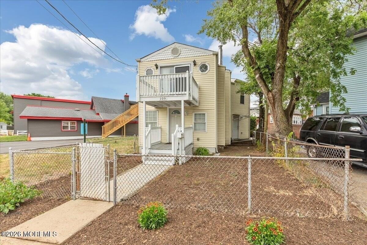 109 Poole Ave - Photo 3 of 50
