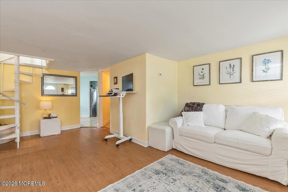 109 Poole Ave - Photo 7 of 50