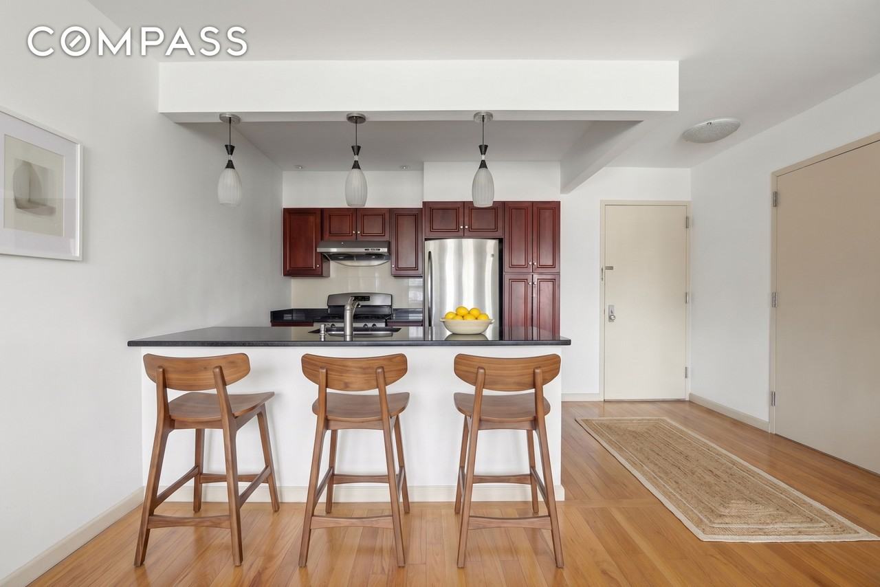 1635 Lexington Ave #7C - Photo 2 of 6
