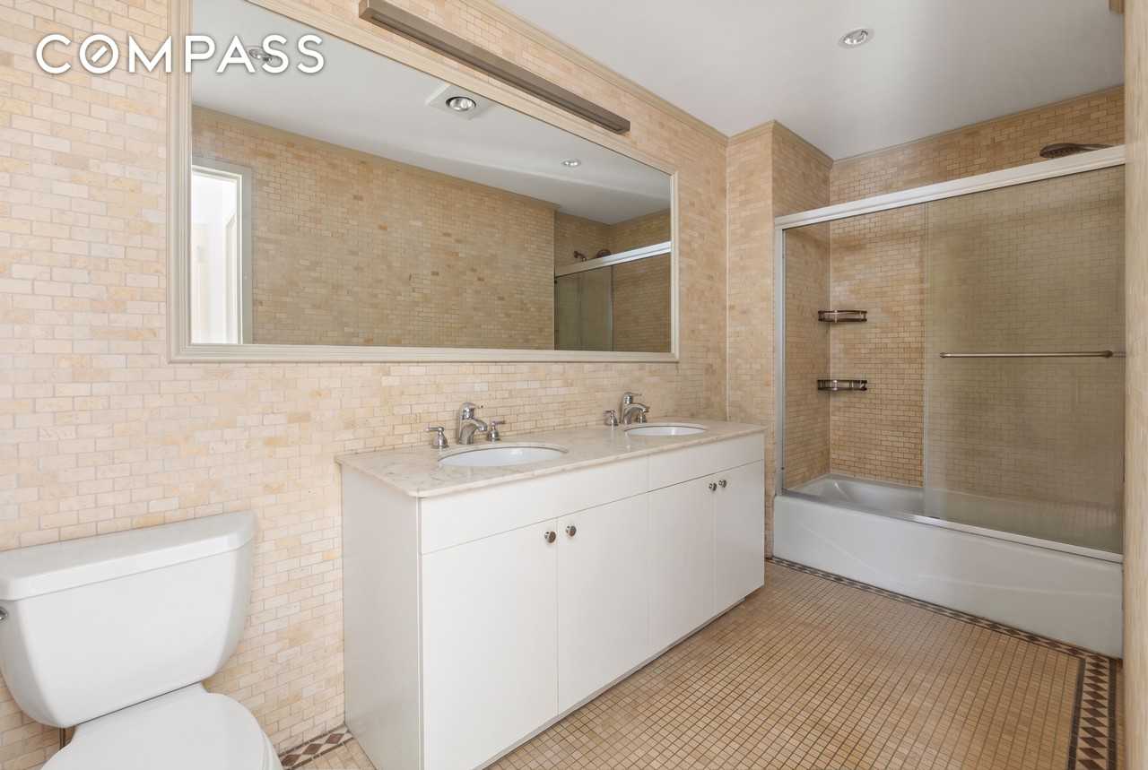 1635 Lexington Ave #7C - Photo 4 of 6