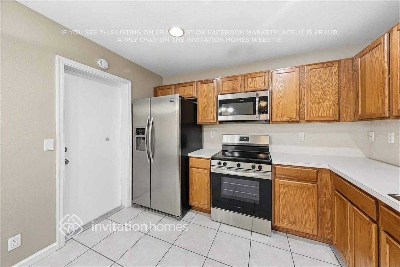 6114 Whalton St - Photo 7 of 20