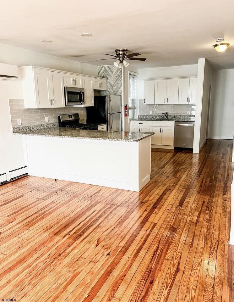 128 N Portland Ave #A - Photo 2 of 9
