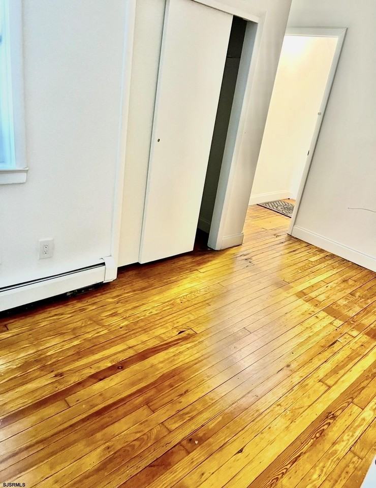 128 N Portland Ave #A - Photo 7 of 9