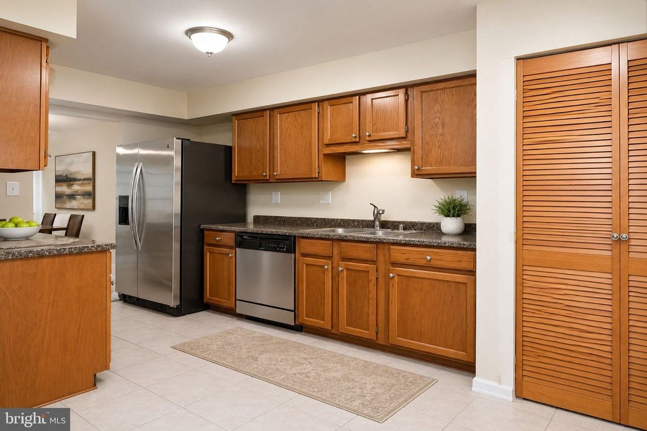 3176 Vanderbilt Ct - Photo 3 of 15
