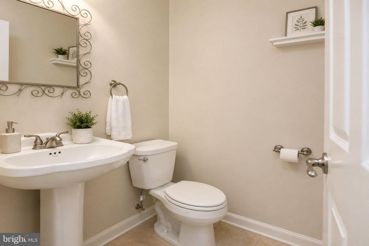 3176 Vanderbilt Ct - Photo 6 of 15