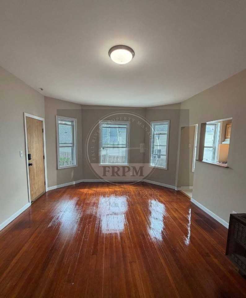 119 Tremont St #1R - Photo 4 of 10