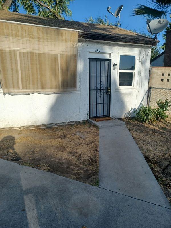 433 T St - Photo 6 of 6