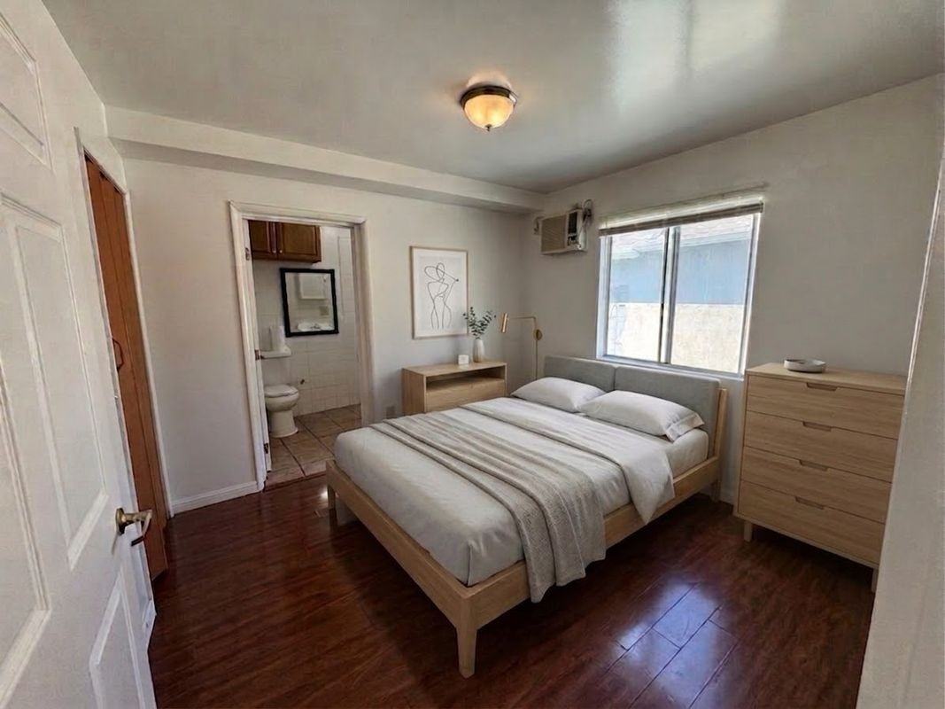 1466 Silver Lake Blvd - Photo 3 of 16