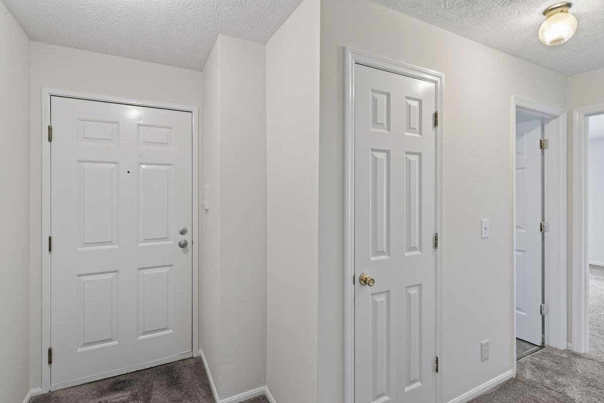 9474 Crockett Pass - Photo 2 of 46