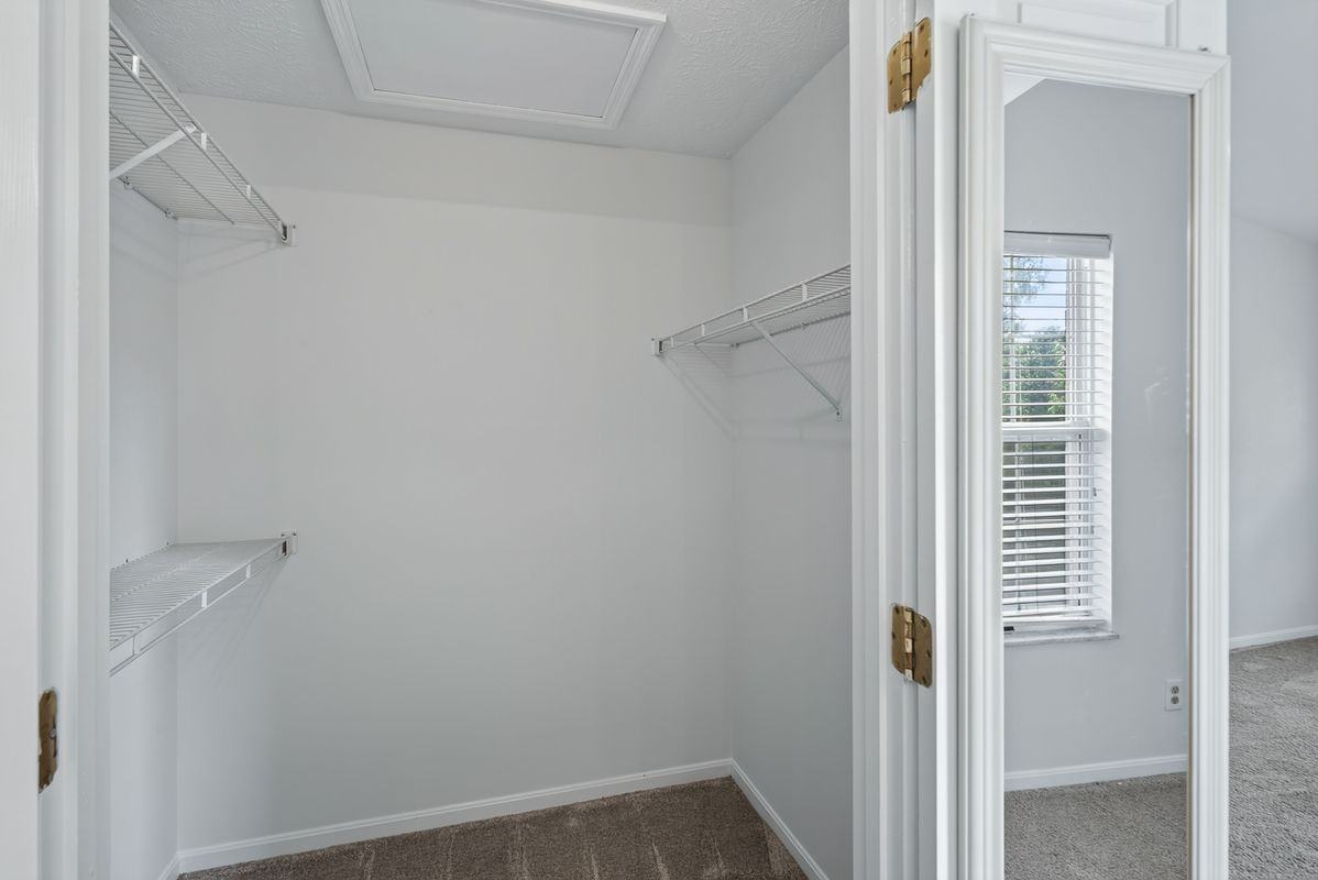 9474 Crockett Pass - Photo 4 of 46