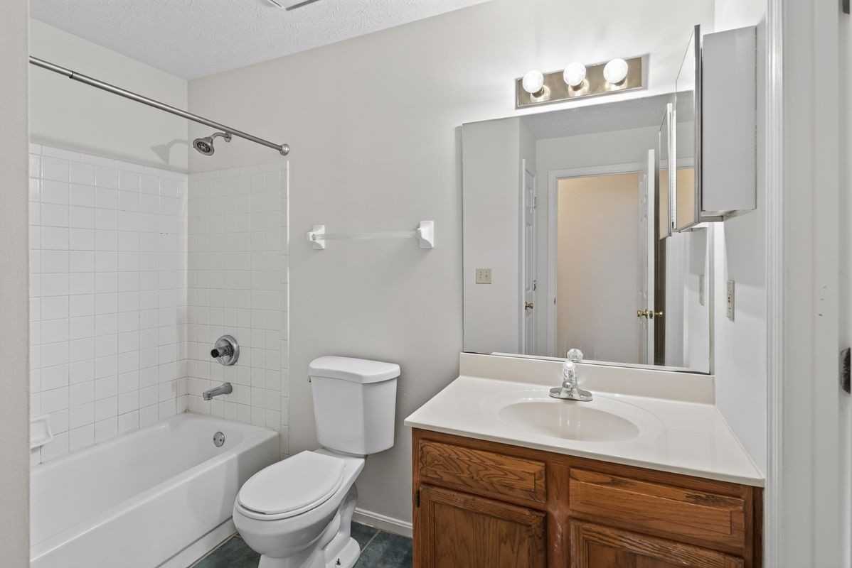 9474 Crockett Pass - Photo 7 of 46