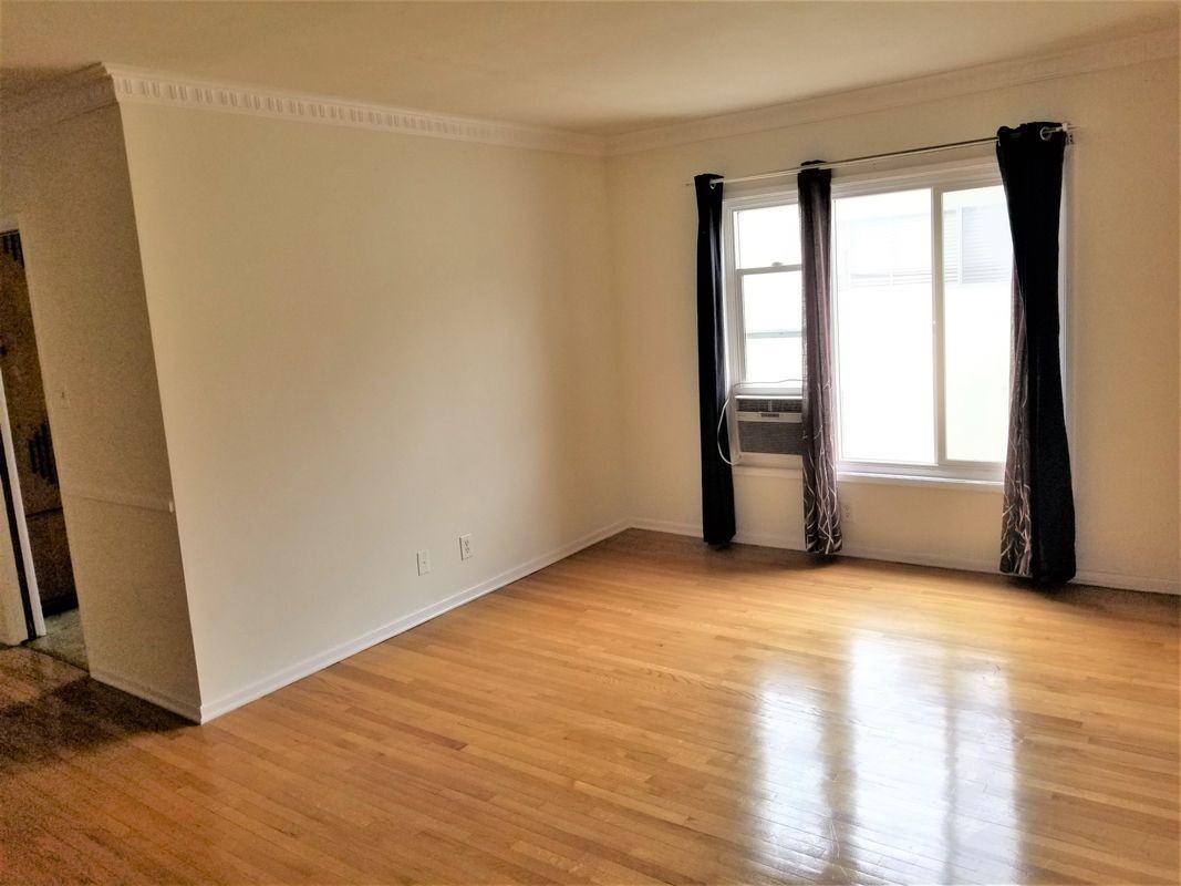 1225 S Bedford St ##5 - Photo 3 of 10