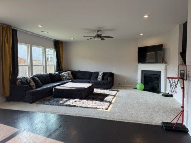 718 Fairway Dr - Photo 3 of 3