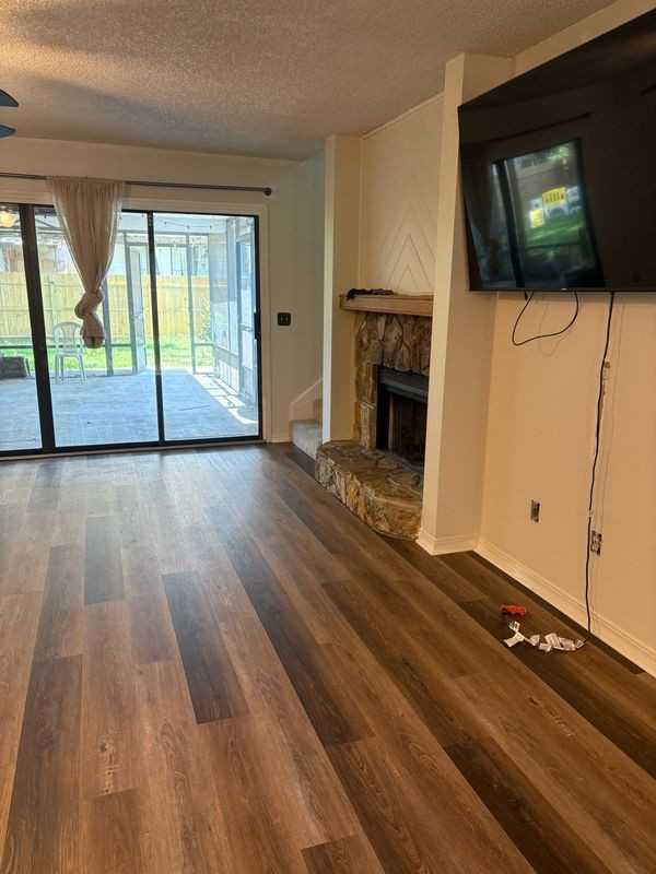 1111 Romaine Cir W - Photo 5 of 6