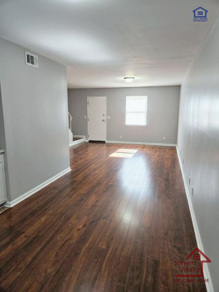 370 Wallace Rd #G15 - Photo 2 of 14