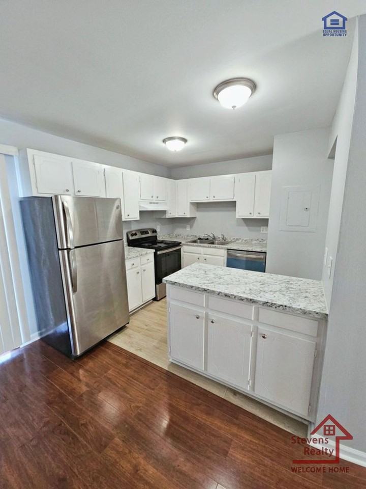 370 Wallace Rd #G15 - Photo 4 of 14