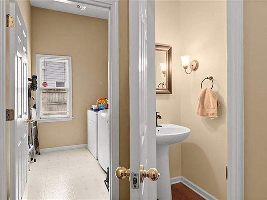 2208 Snug Hbr Ne #NA - Photo 3 of 35