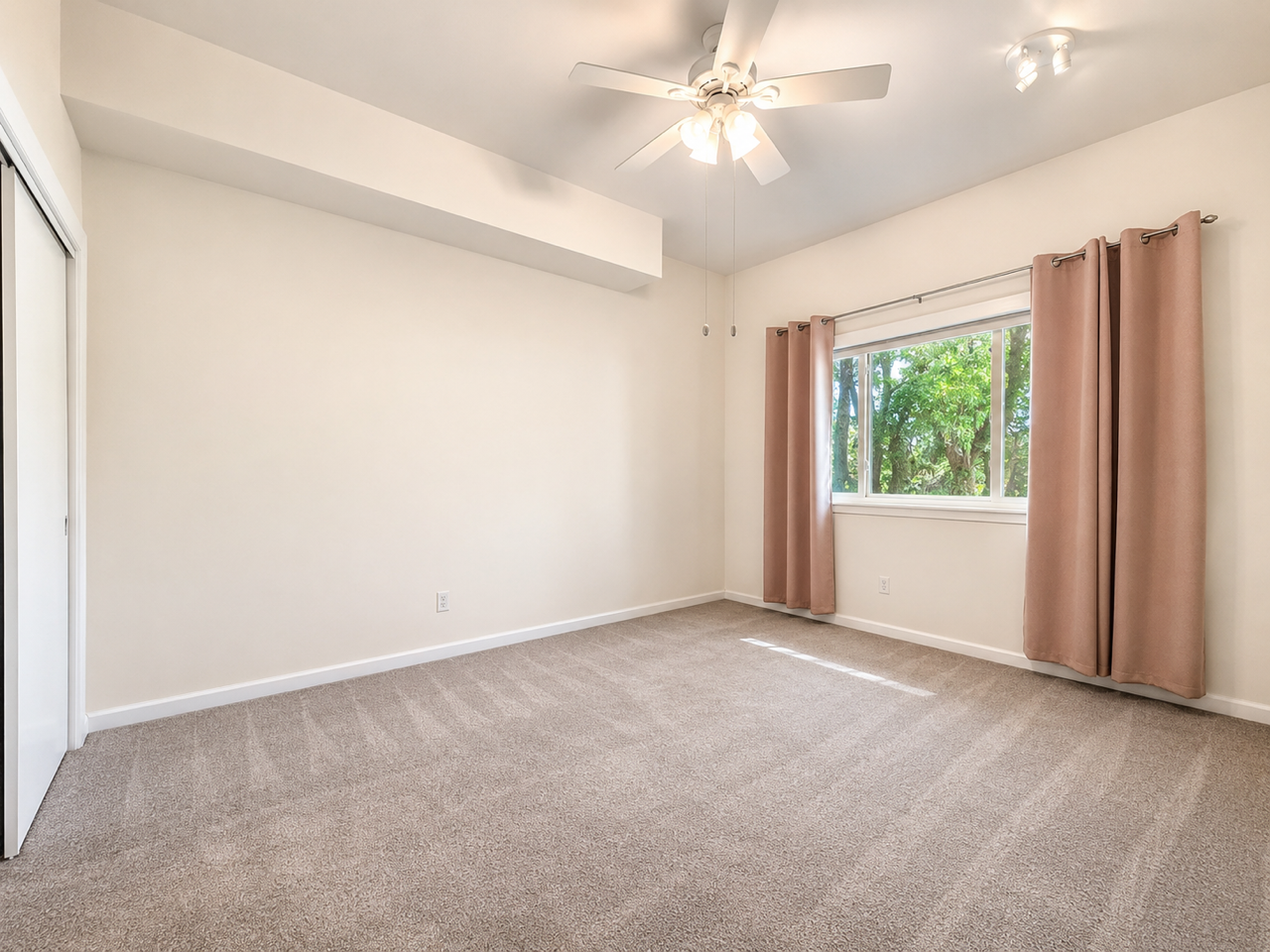 9400 E Bay Harbor Dr #3 - Photo 6 of 12