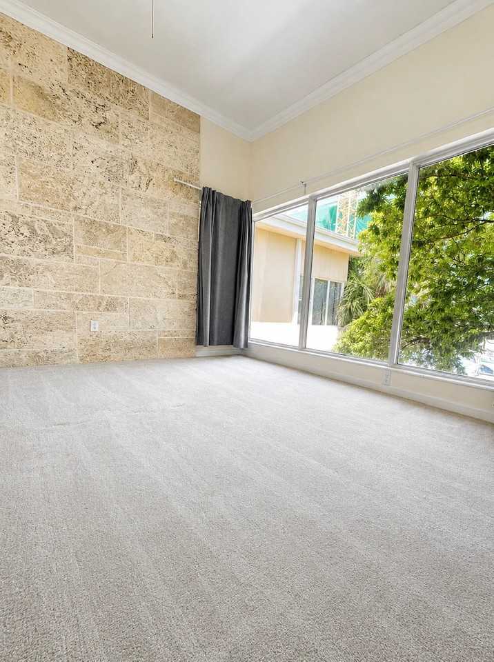 9400 E Bay Harbor Dr #3 - Photo 7 of 12