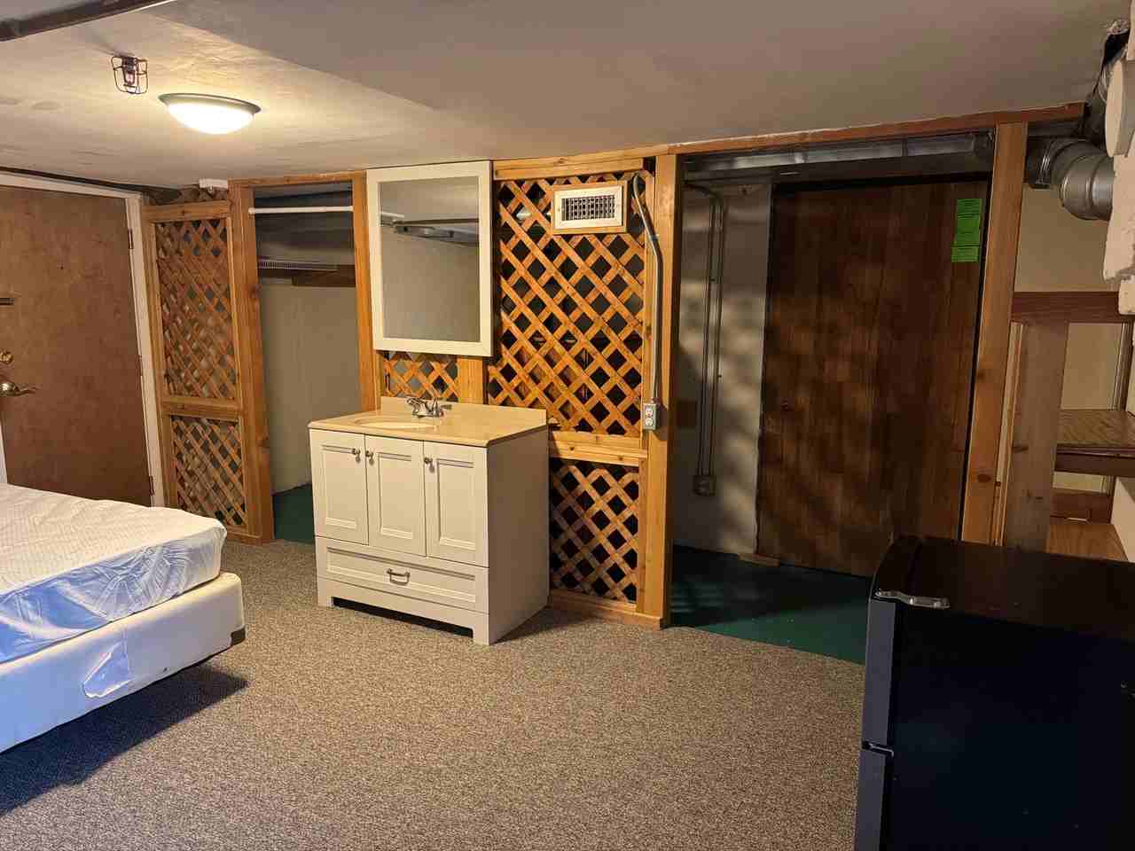 533 Elizabeth St - Photo 4 of 7