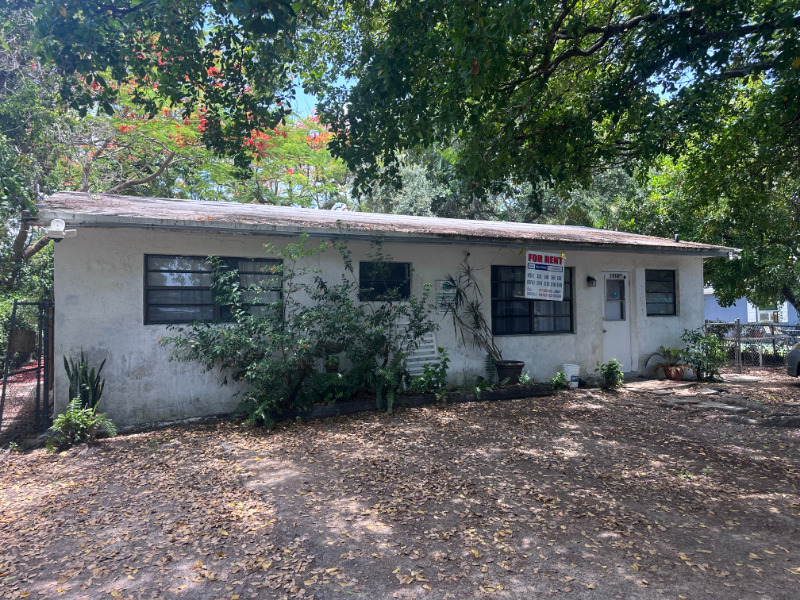 1918 Sheridan St - Photo 6 of 11