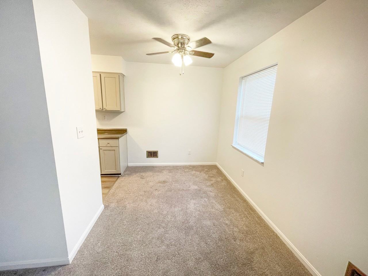 3328 Breckenridge Ln #4 - Photo 4 of 11