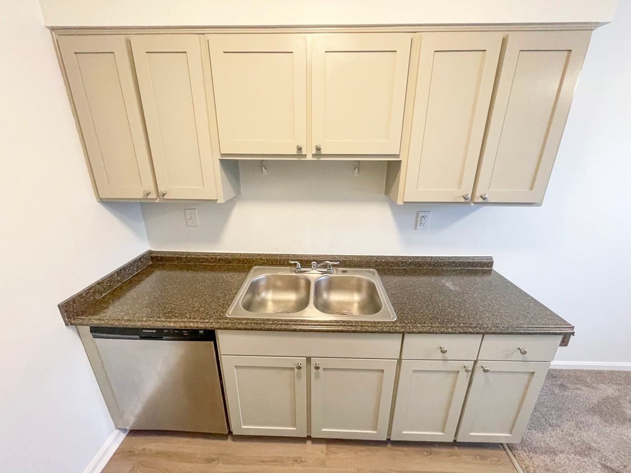 3328 Breckenridge Ln #4 - Photo 7 of 11