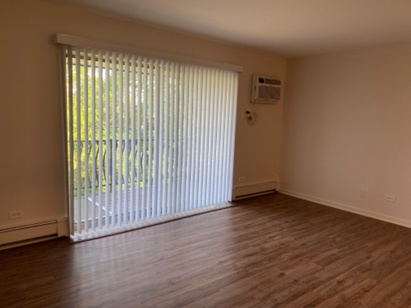 10S511 Echo Ln #6 - Photo 2 of 8