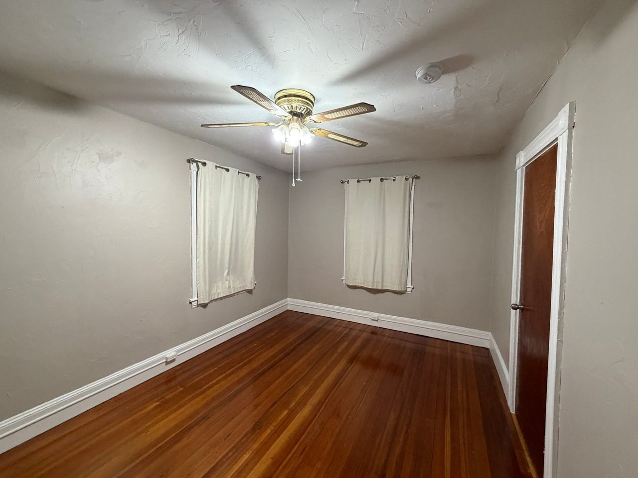 32 Heaton Ave #2 - Photo 7 of 11