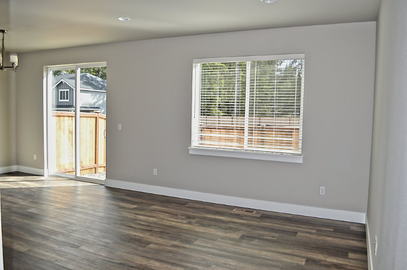 6923 Lennon Ln Ne - Photo 3 of 17