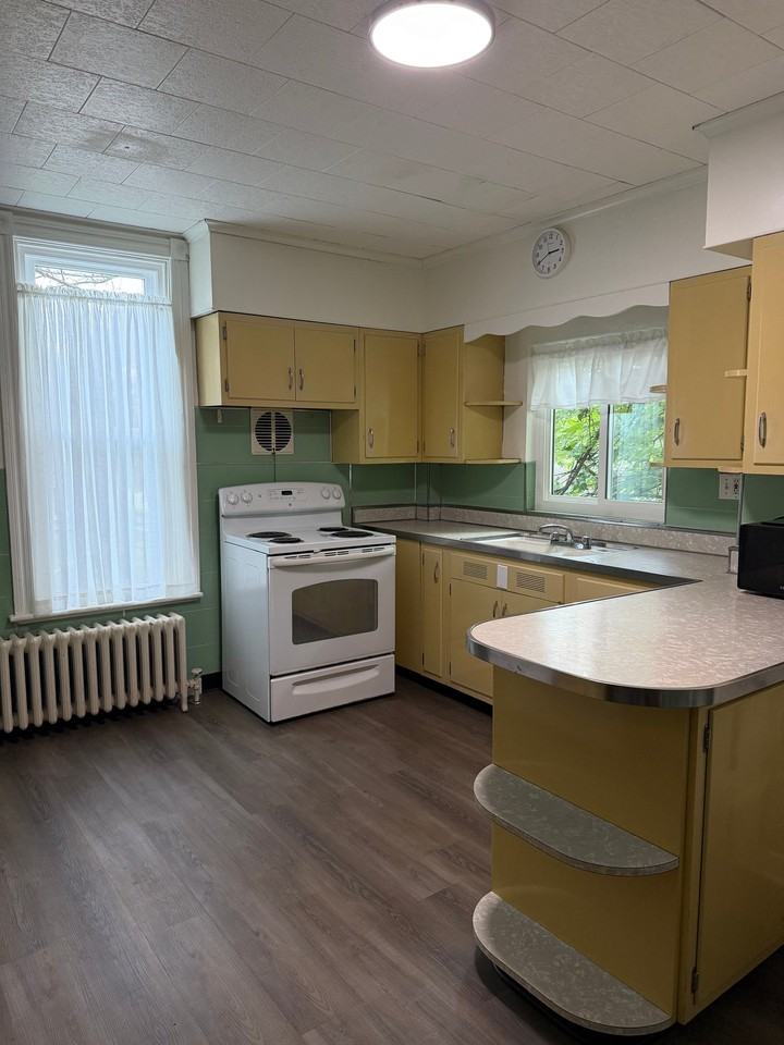 410 Broadway St #1 - Photo 7 of 8