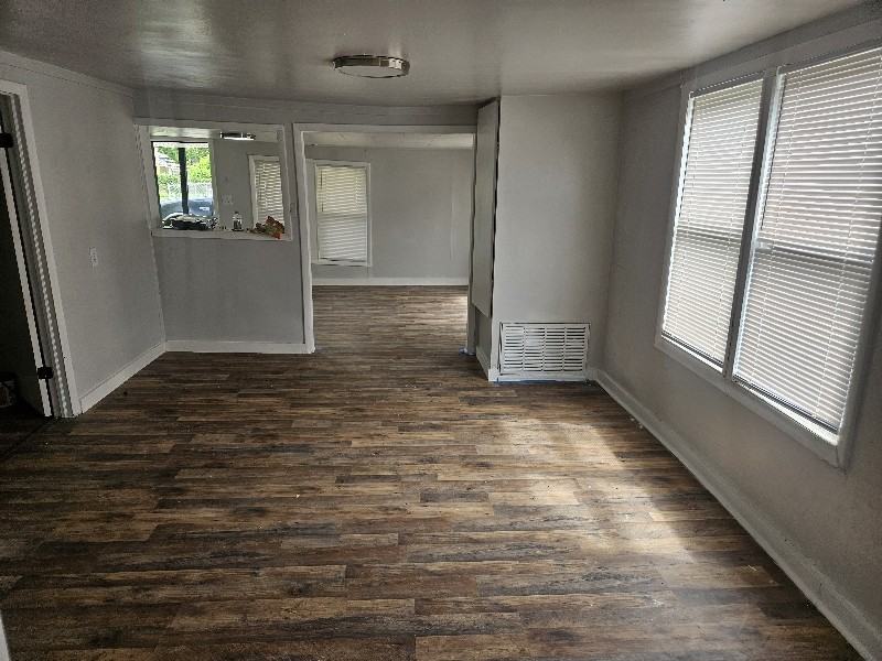 518 E Jefferson Ave - Photo 4 of 15