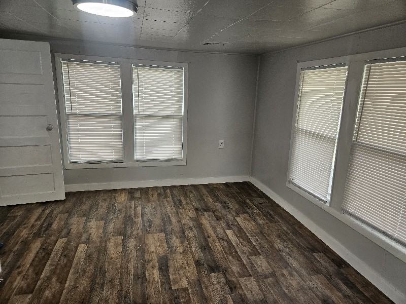 518 E Jefferson Ave - Photo 7 of 15