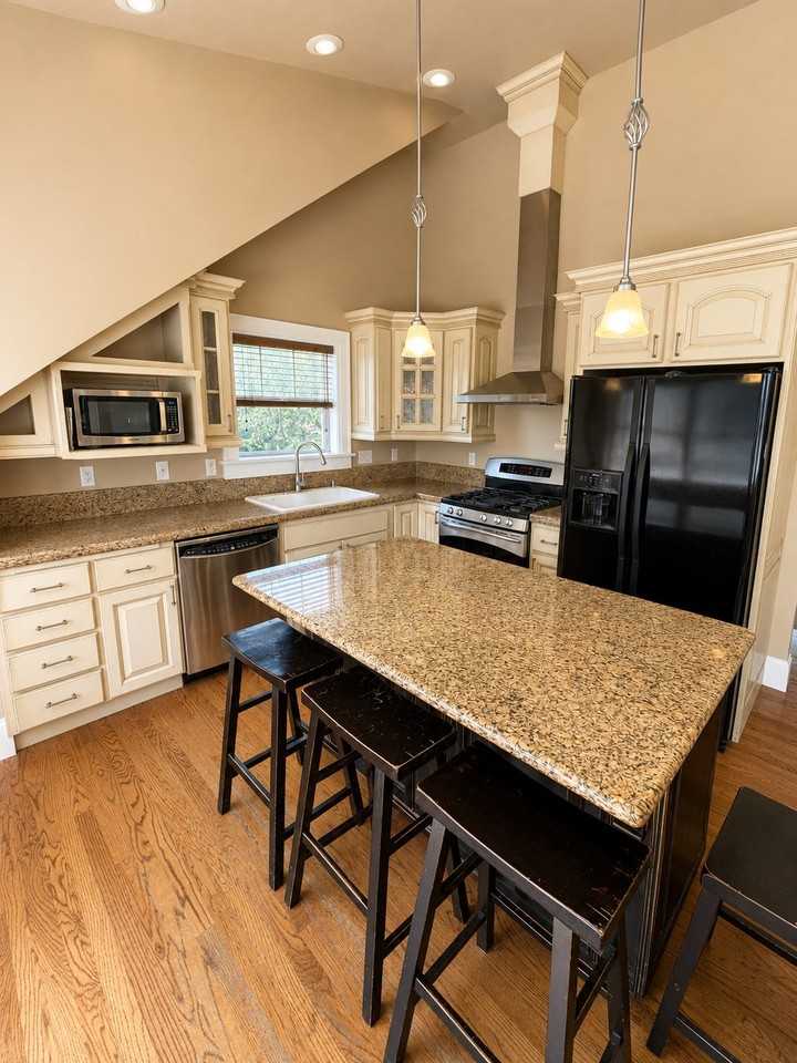 2205 College Ave #103 - Photo 3 of 14