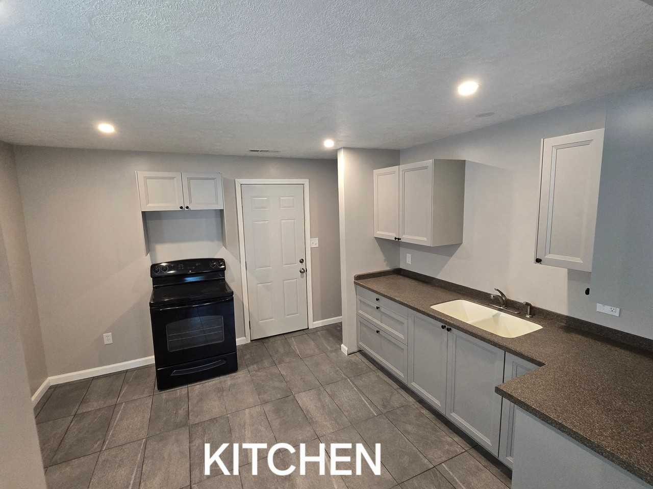 2028 W Forest Dr - Photo 3 of 8