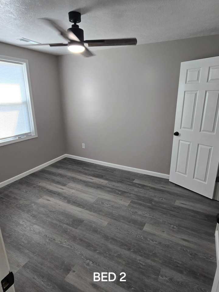 2028 W Forest Dr - Photo 5 of 8