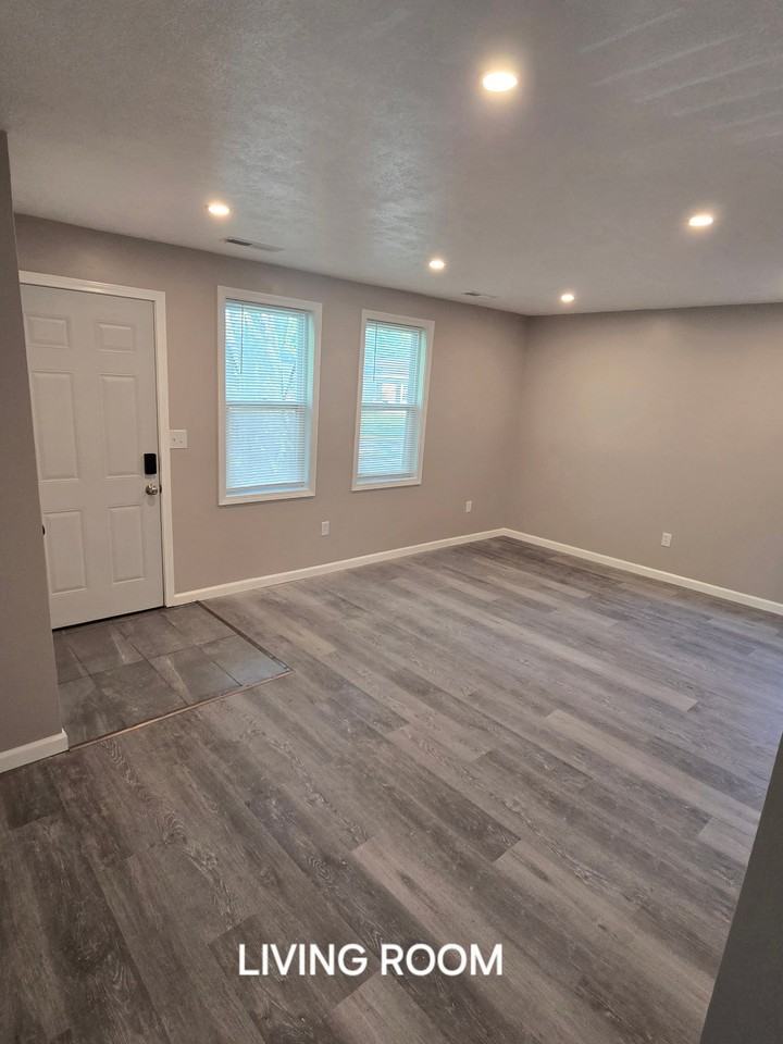 2028 W Forest Dr - Photo 7 of 8