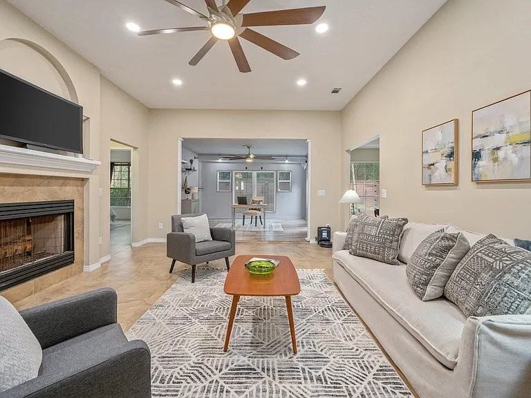 1905 Mistral Ln W - Photo 7 of 38