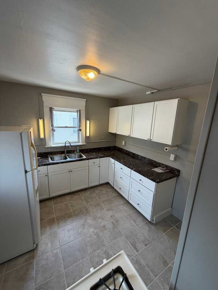 4435 State Rd - Photo 4 of 12