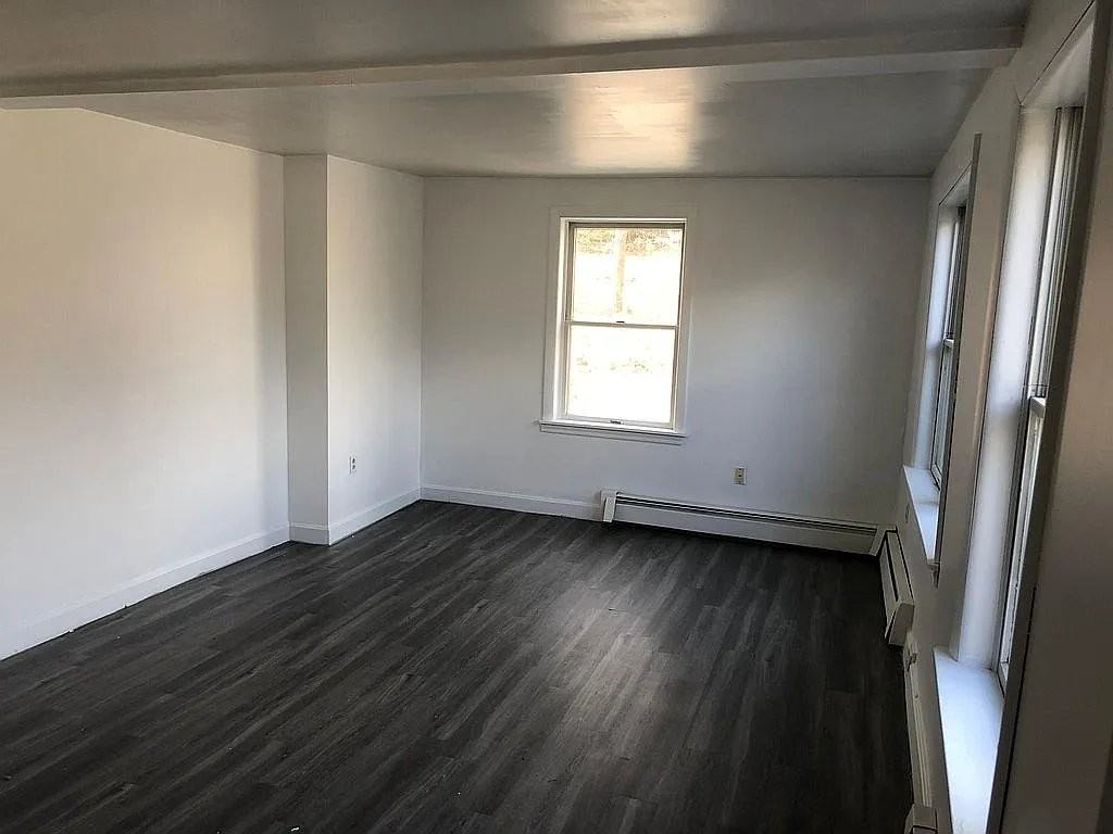 73 Carter St - Photo 7 of 41