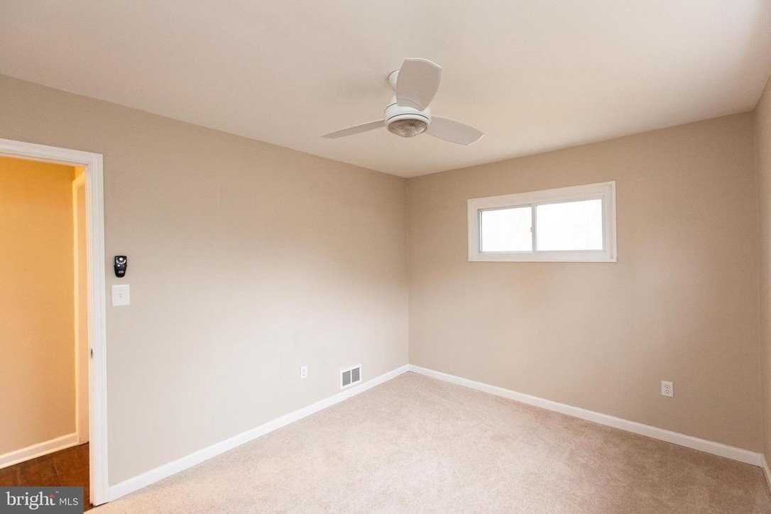 6904 Lansdale St - Photo 7 of 16