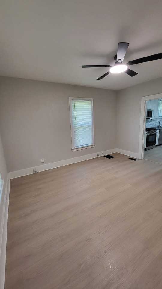 408 E Union St - Photo 3 of 19