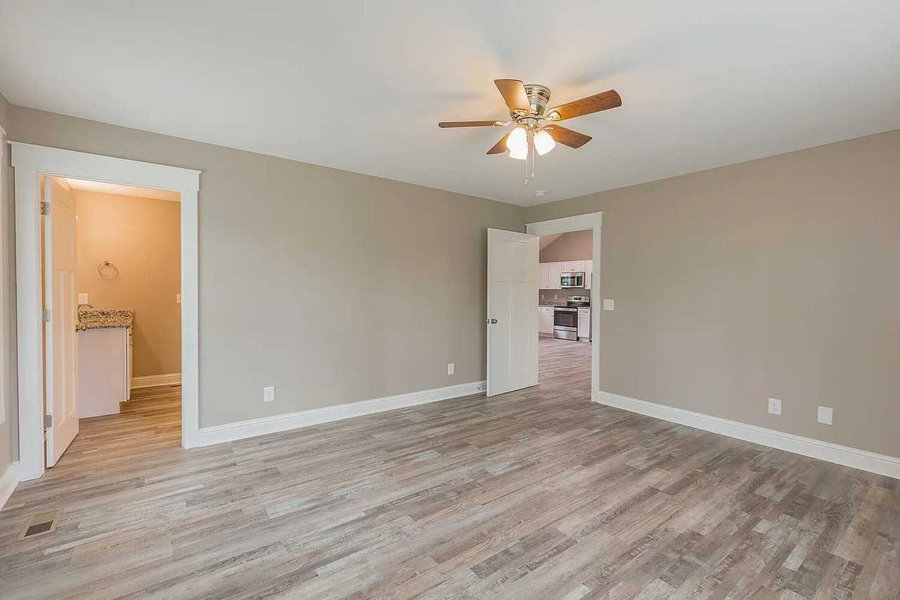 8235 Highway - Photo 6 of 10